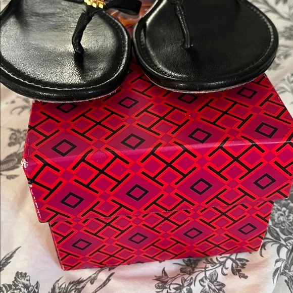 Tory Burch Women's Capri Leather Flip Flop Sandals Sz 8 - Picture 2 of 6